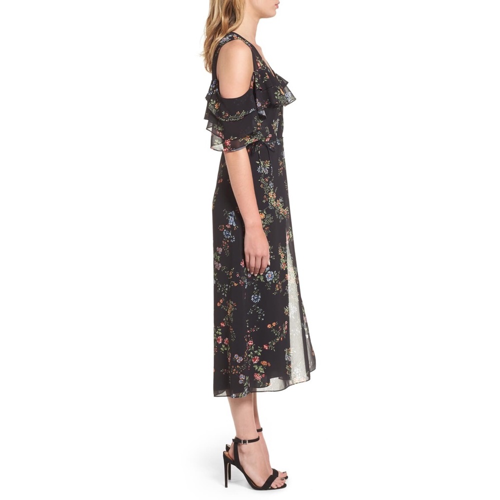 Cold shoulder floral wrap dress - Picture 5 of 8